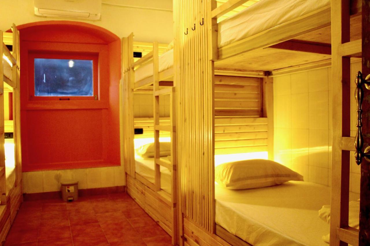Gosolo Stays Bandra Hostel Bombaj Exteriér fotografie