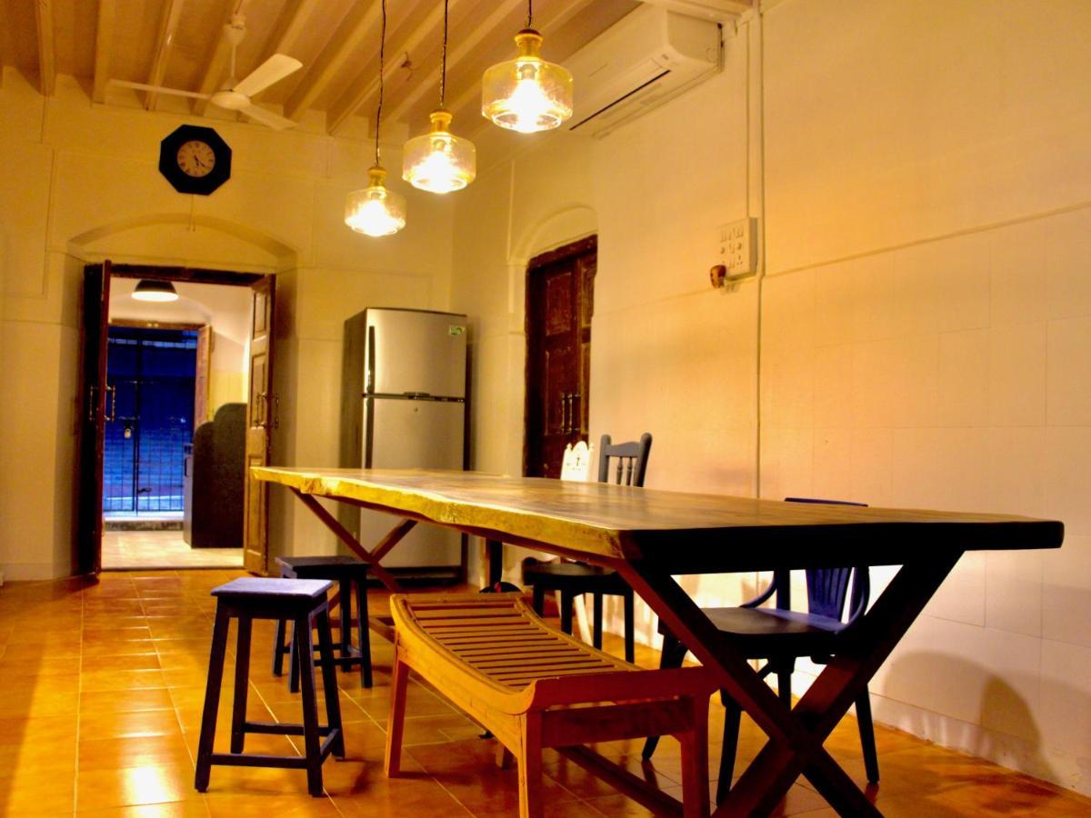 Gosolo Stays Bandra Hostel Bombaj Exteriér fotografie