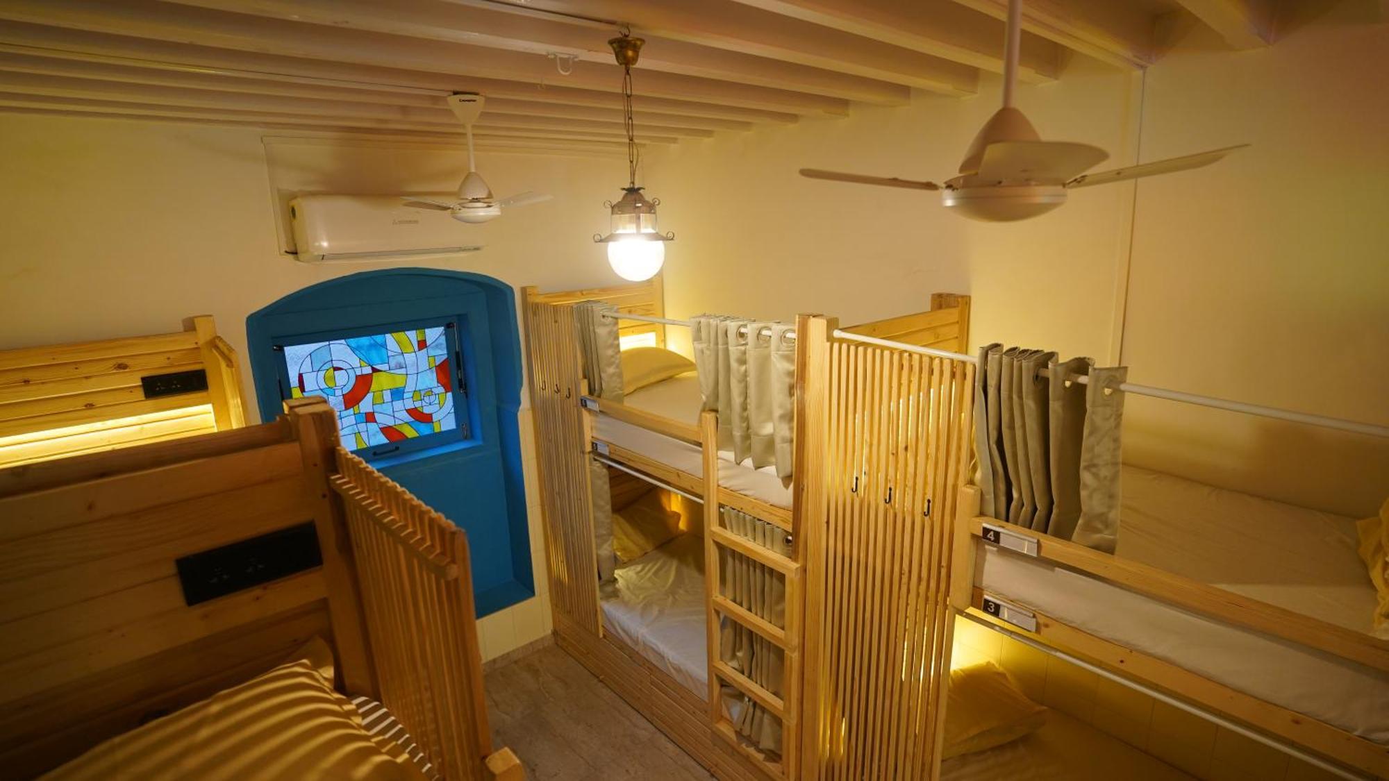 Gosolo Stays Bandra Hostel Bombaj Exteriér fotografie